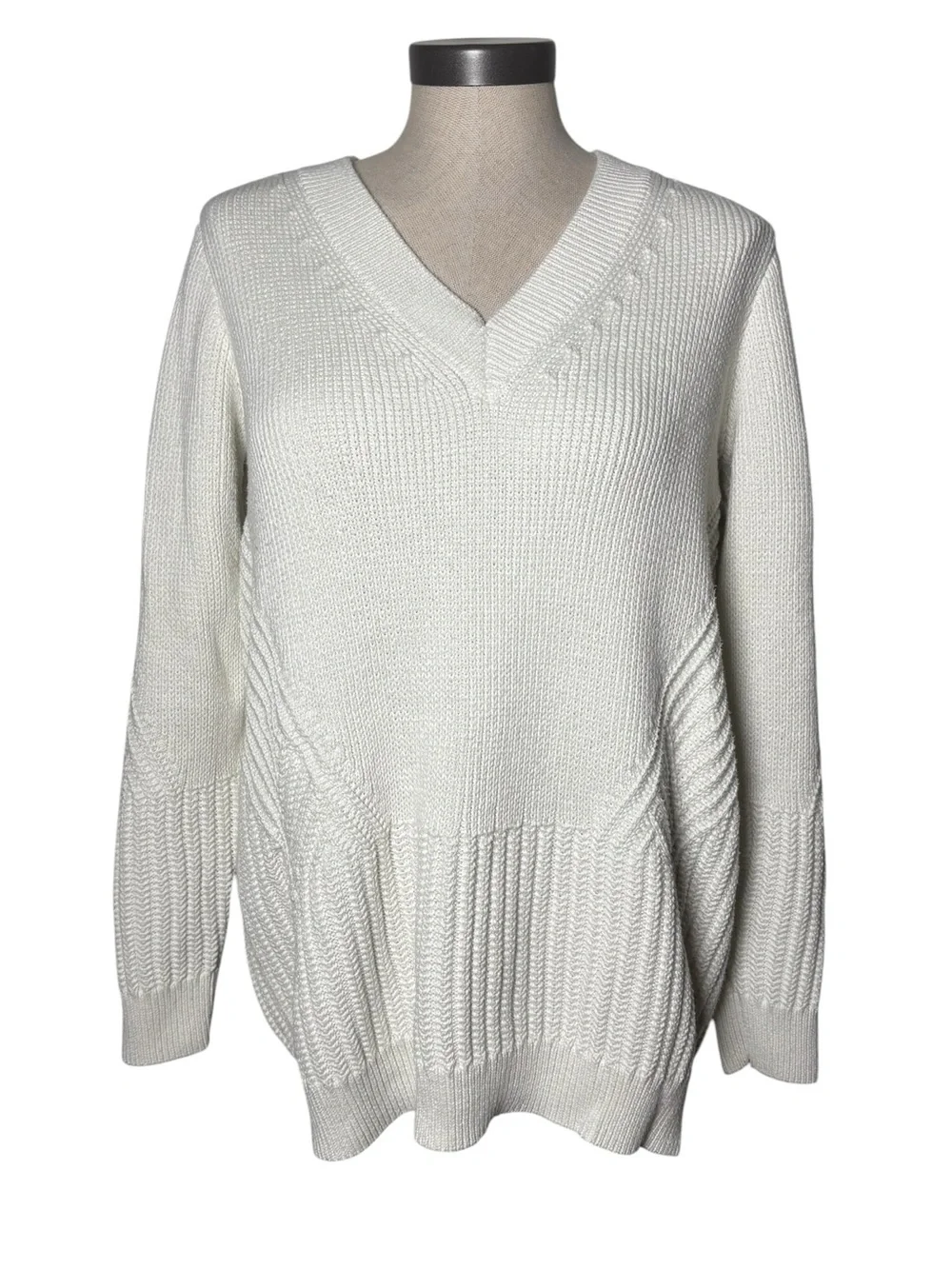 Athleta White Chunky Knit V Neck Sweater Medium Cozy Heavyweight Pullover